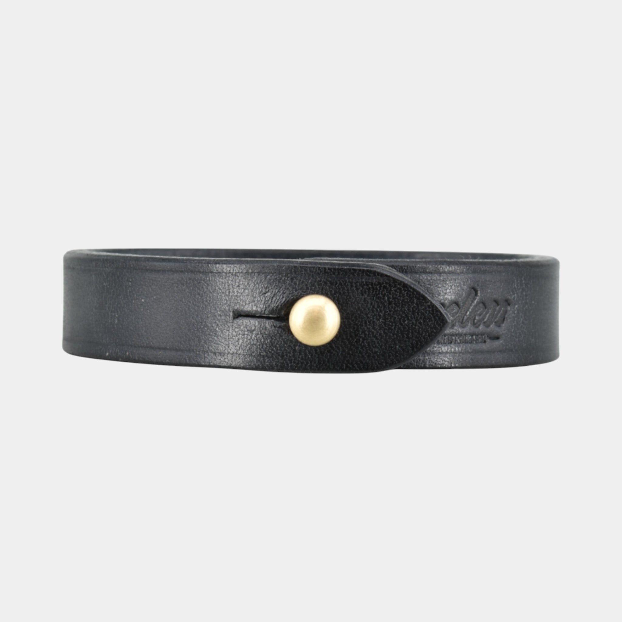 schwarzes Lederarmband mit Messingverschluss für Herren, handgefertigt in Deutschland