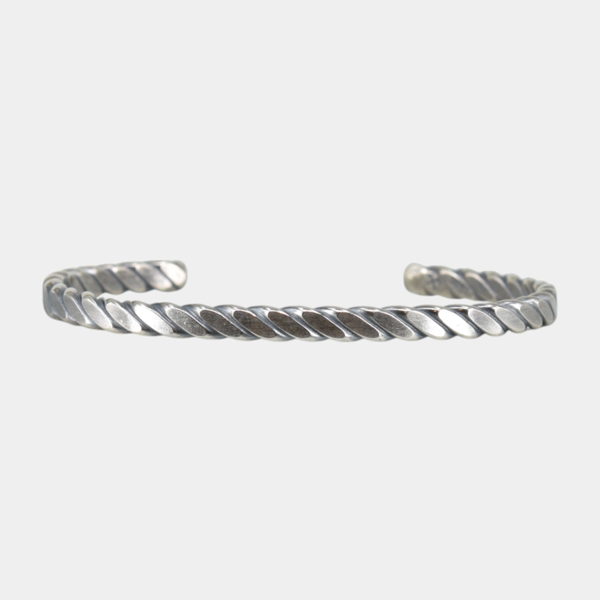 Geflochtener Armreif aus Silber