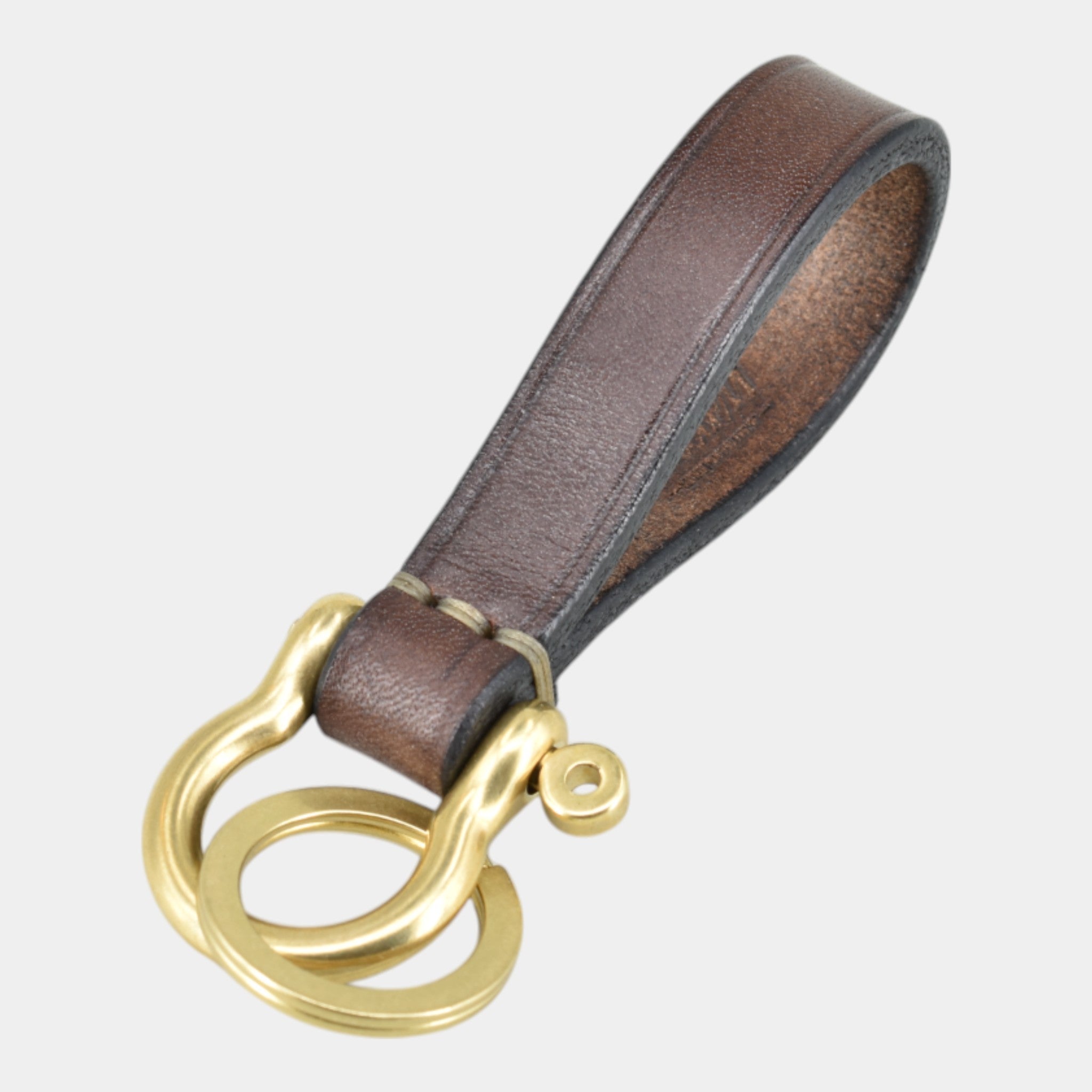 Handgemachter Lederschlüsselanhänger braun