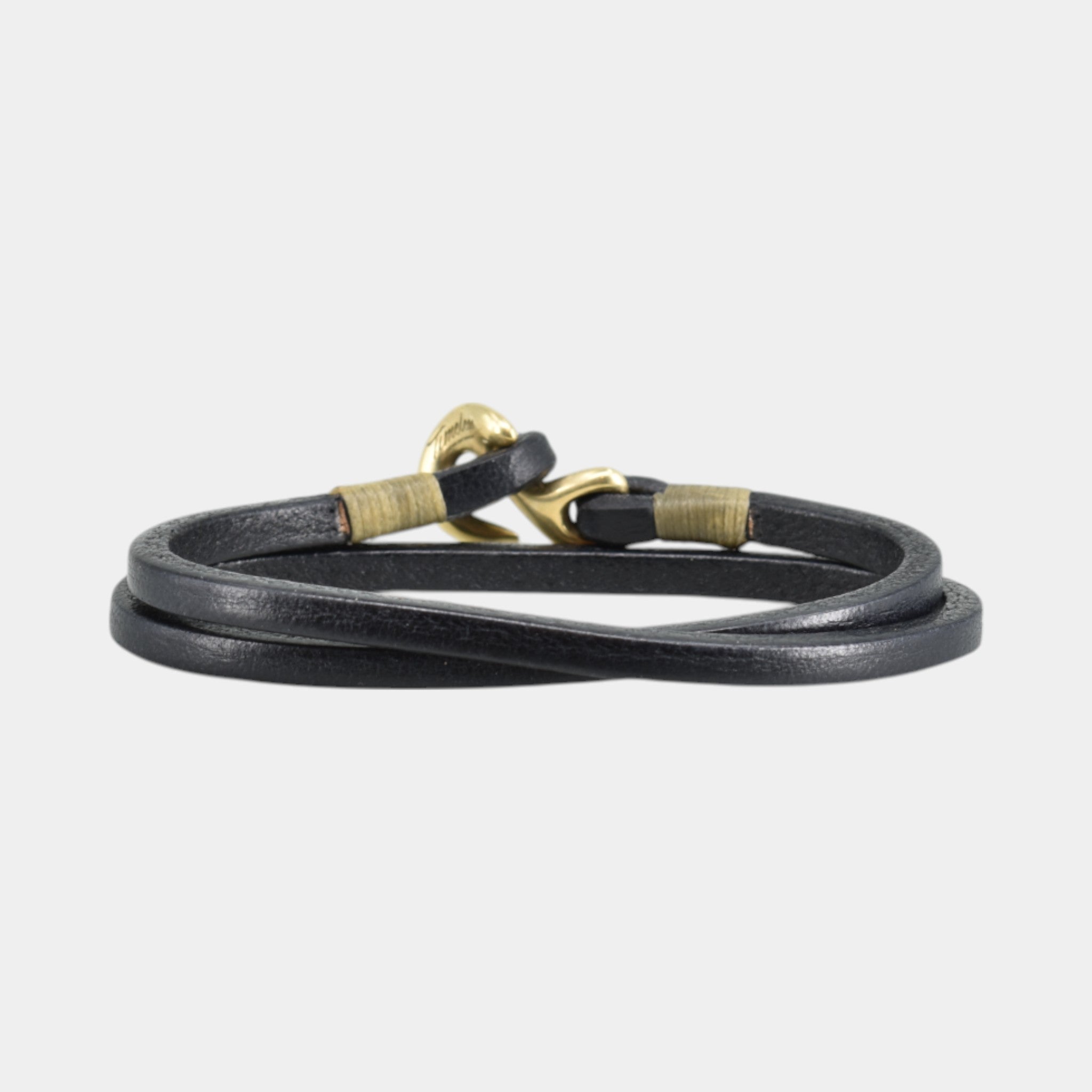 Schwarzes Leder Wickelarmband mit einem Verschluss aus Messing